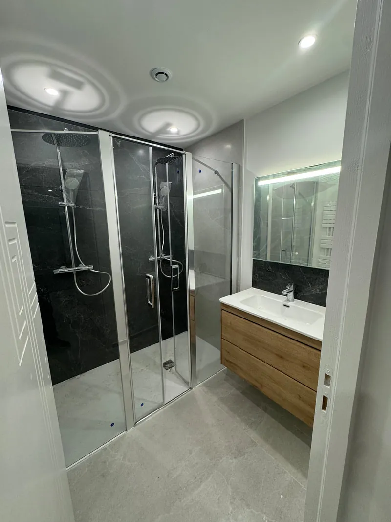 Douche italienne marbre noir, double colonne