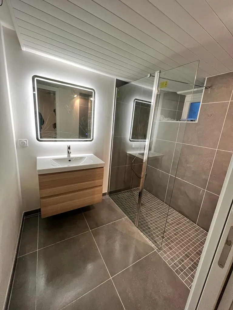 Éclairage LED salle de bain