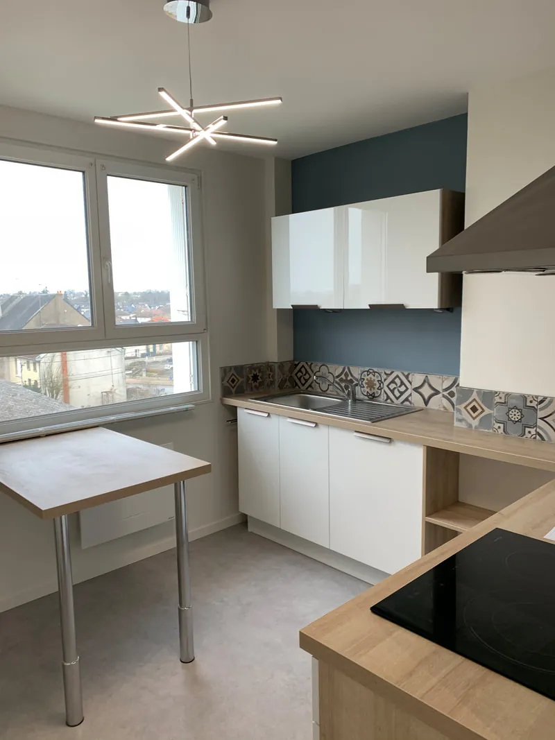 Cuisine sur mesure posee a L'Huisserie, pres de Laval